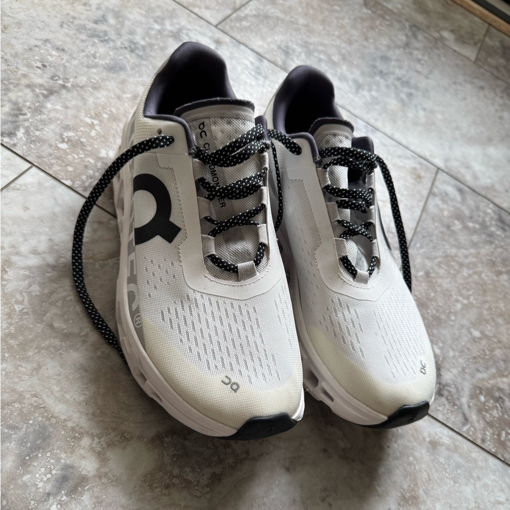 Women’s white on cloud monster